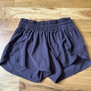 Lululemon size 6 chocolate brown shorts